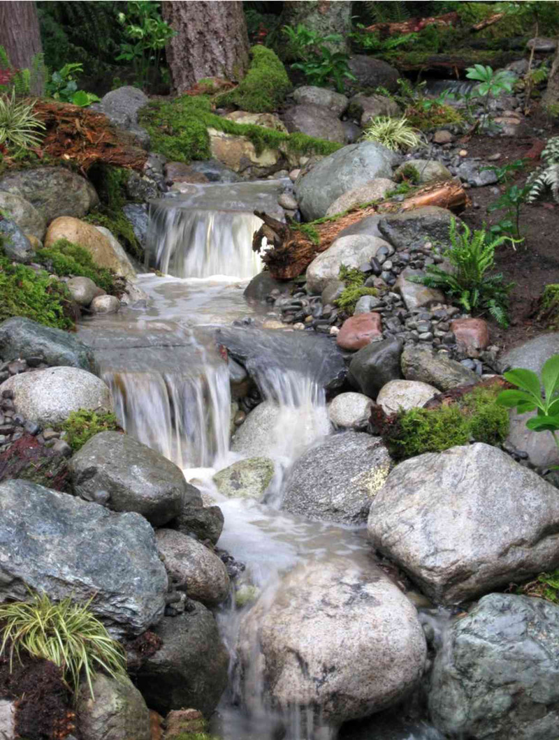 ایده های طراحی برکه و آبنما - آبنمای آبشاری با جریان آب طبیعی