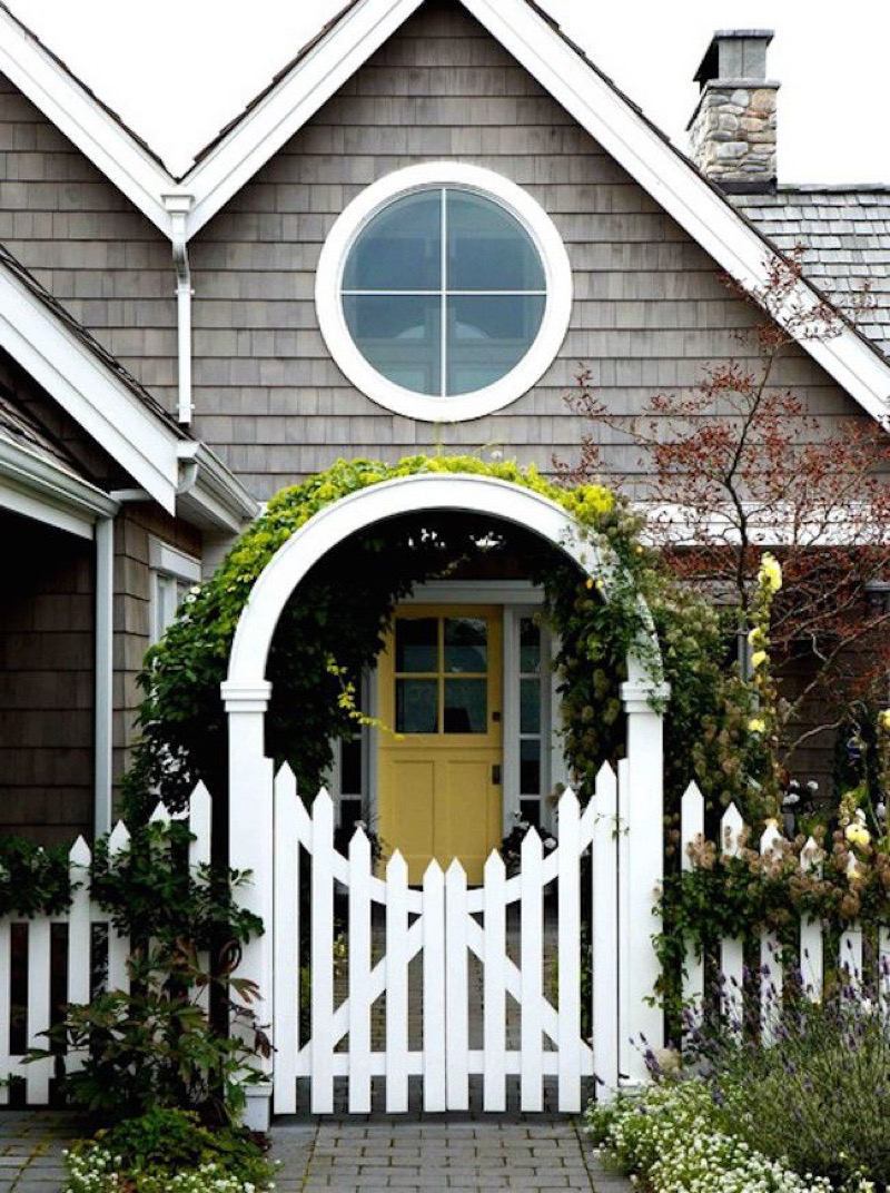 طراحی حصار باغ - طراحی حصارهای چوبی در قسمت ورودی خانه